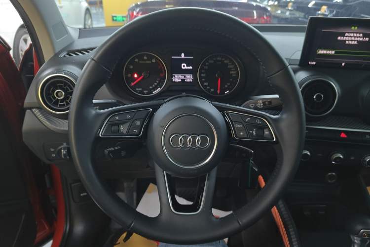 Q2L 2019 car image #15