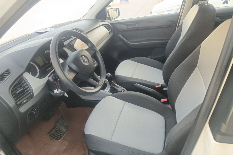 Skoda Fabia 2018 car image #15
