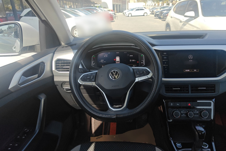 Volkswagen Tacqua 2021 car image #15