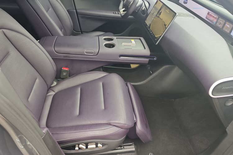 Avatr 07 2024 car image #15