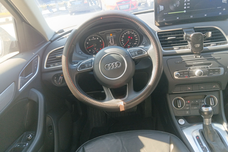 Audi Q3 2016 изображение автомобиля #15