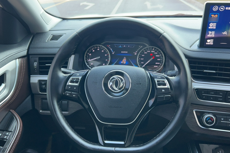 Forthing JOYEAR X5 2019 car image #15