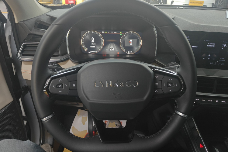 Lynk & Co 06 EM-P 2022 #15 Lynk & Co 06 EM-P 2022 car image #15