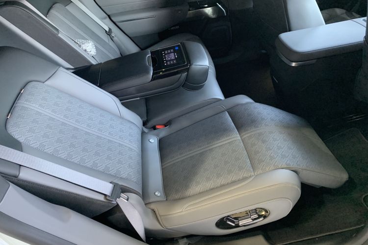 Zeekr 7X 2025 car image #15