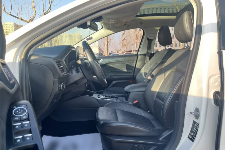 Ford Focus Active 2020 #15 Ford Focus Active 2020 car image #15