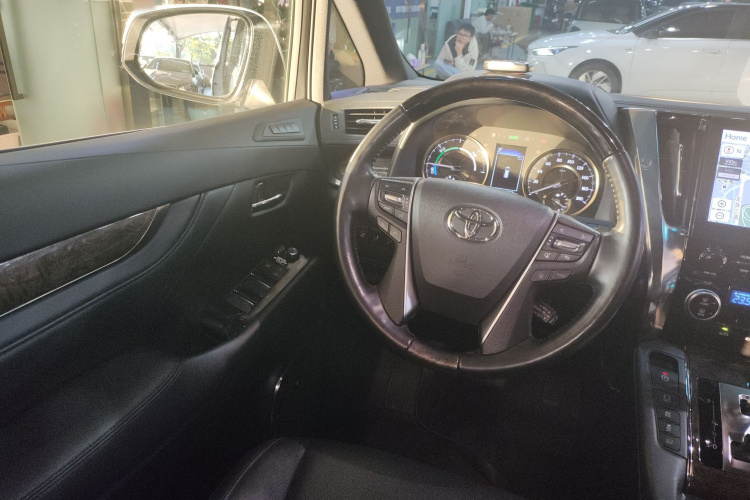 Toyota Alphard 2022 car image #15