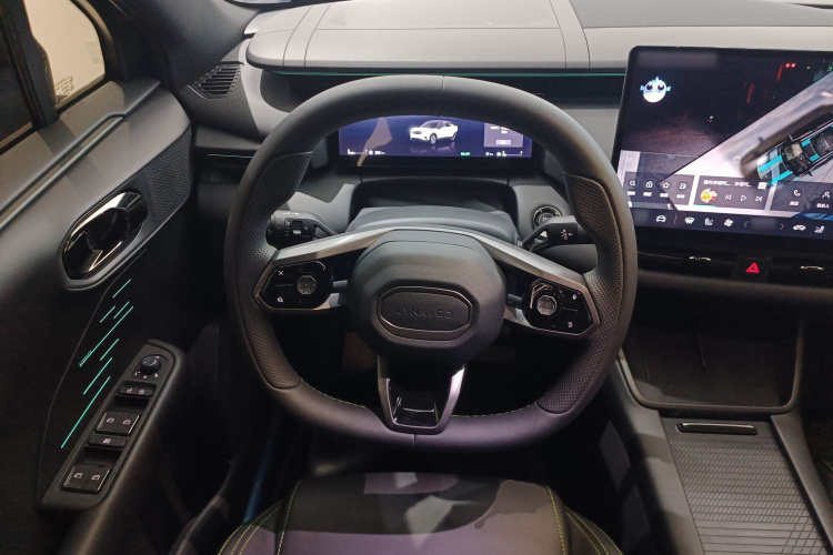 Lynk & Co 06 EM-P 2024 car image #15
