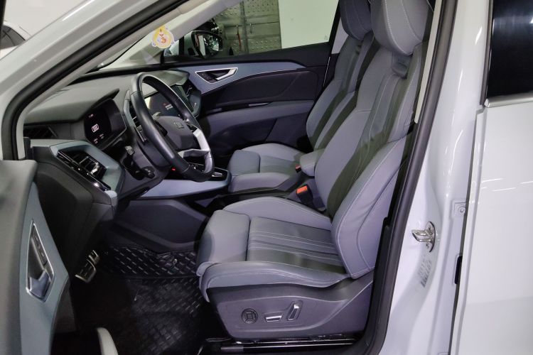 Audi Q5 e-tron 2023 #15 Audi Q5 e-tron 2023 immagine di auto #15