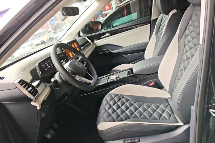 Volkswagen ID.6 Crozz 2023 immagine di auto #15