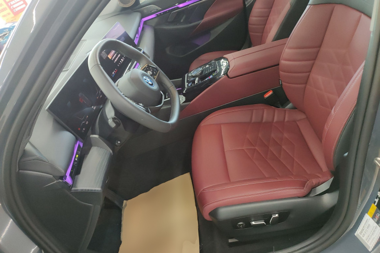 BMW i5 2025 car image #15