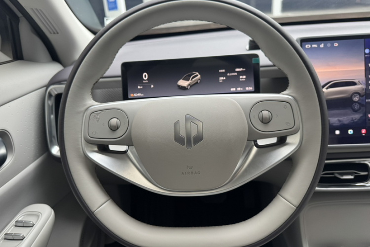 零跑汽车 零跑B10 2025 汽车图片 #15