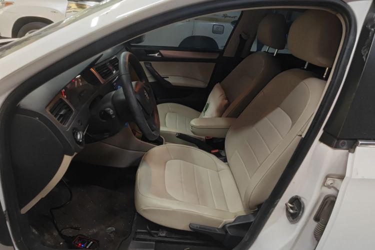 Skoda Rapid Spaceback 2016 car image #15