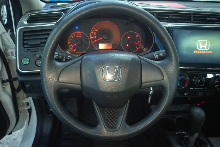 Honda Greiz 2018 изображение автомобиля #15