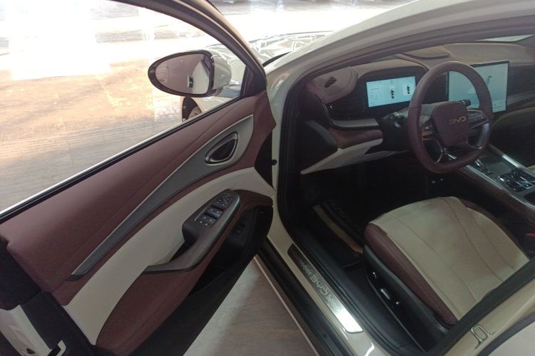 BYD Seal 07 DM-i 2025 car image #15