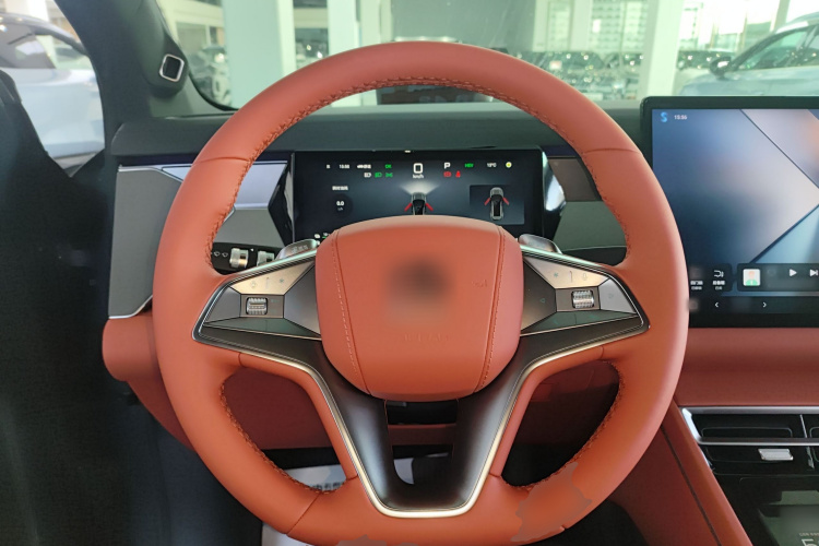 BYD Tang L 2025 صورة سيارة #15