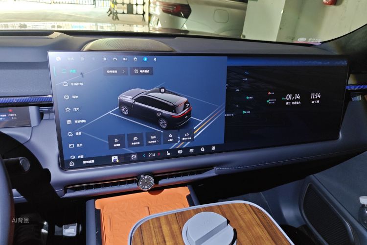 Lynk & Co 900 2025 car image #15