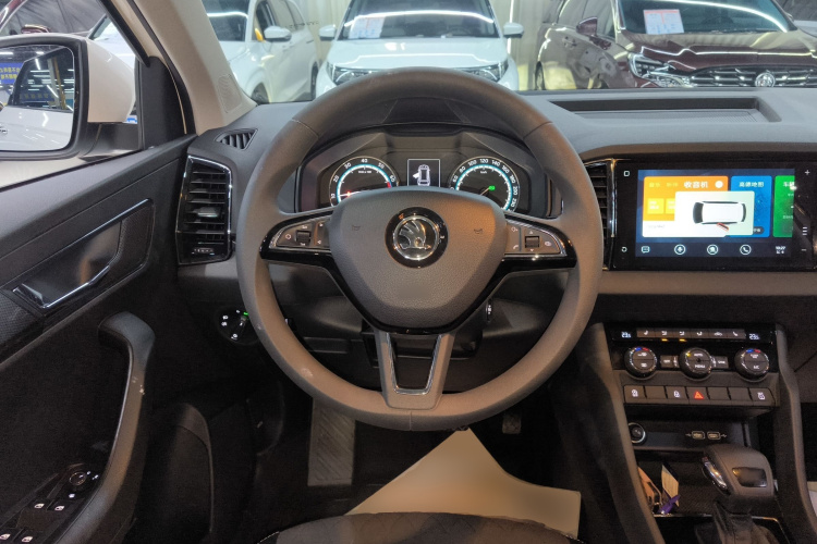 Skoda Karoq 2020 car image #15