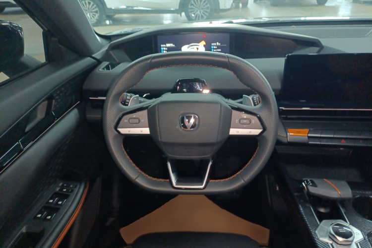 Changan UNI-V 2023 car image #15