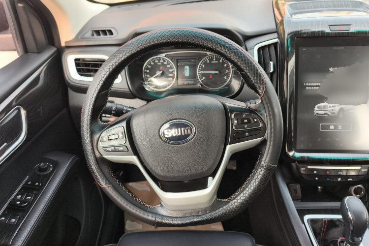 SWM X7 2018 #15 SWM X7 2018 صورة سيارة #15