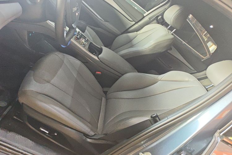 BYD Seal 07 DM-i 2025 car image #15