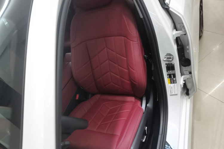 BMW i5 2025 car image #15