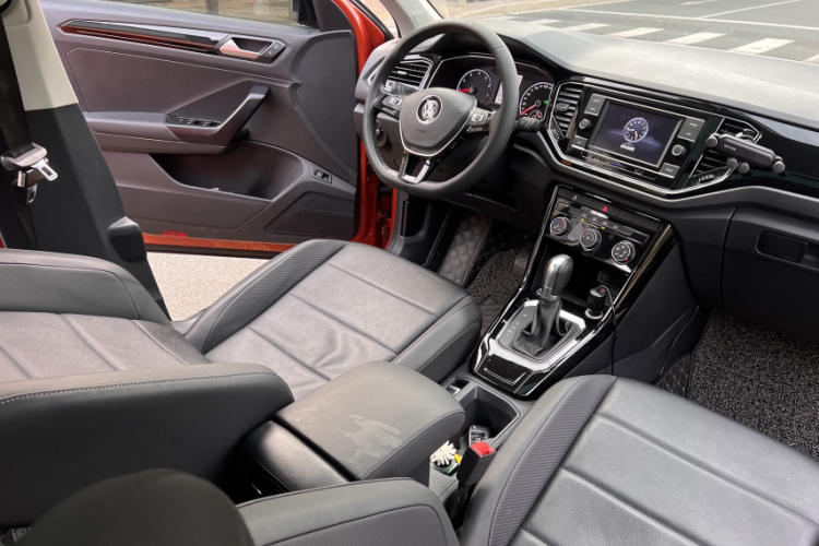 T-Roc 2018 car image #15