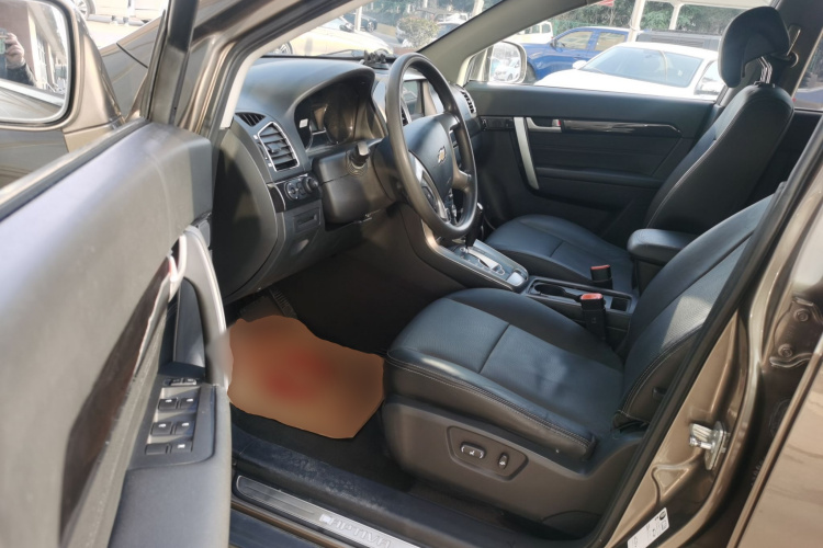 Chevrolet Captiva 2016 car image #15