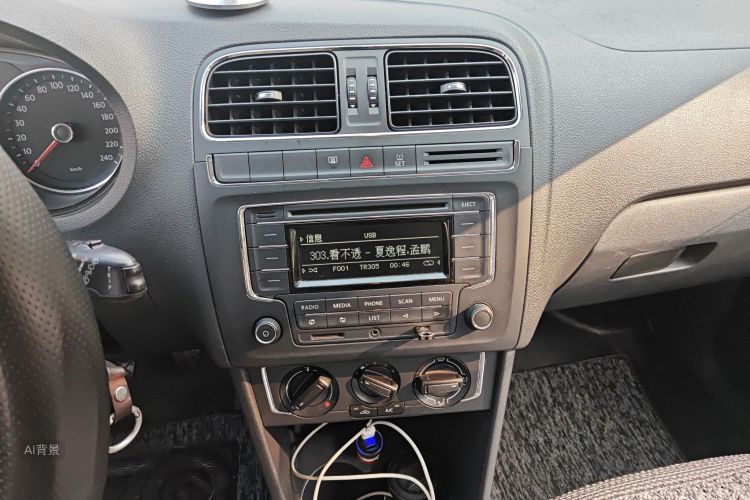 Polo 2015 car image #15