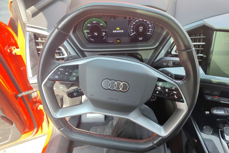 Audi Q5 e-tron 2022 #15 Audi Q5 e-tron 2022 صورة سيارة #15