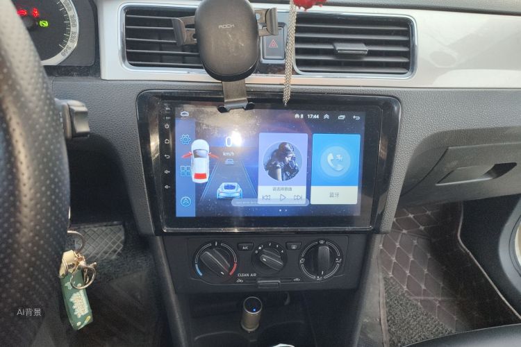 Skoda Rapid 2018 car image #15