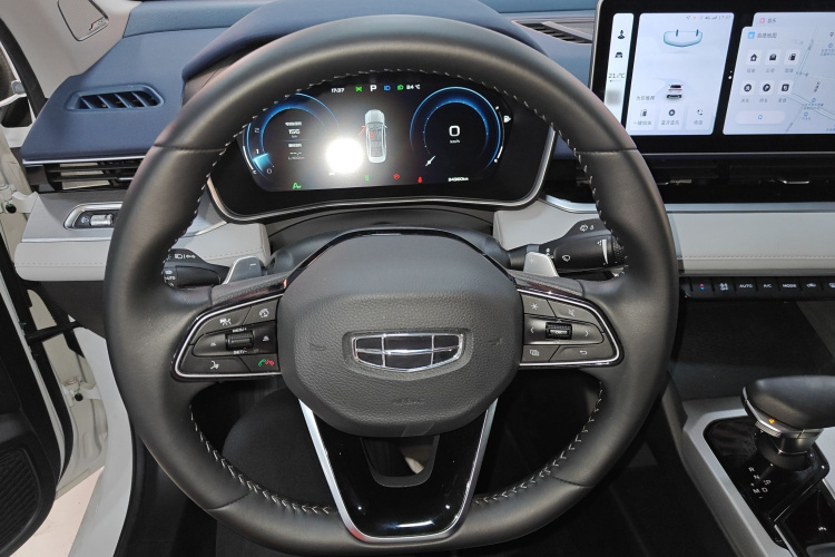 Preface 2024 immagine di auto #15