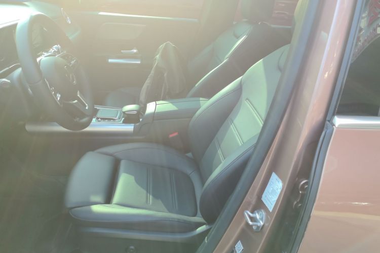 Mercedes-Benz EQA Class 2023 صورة سيارة #15