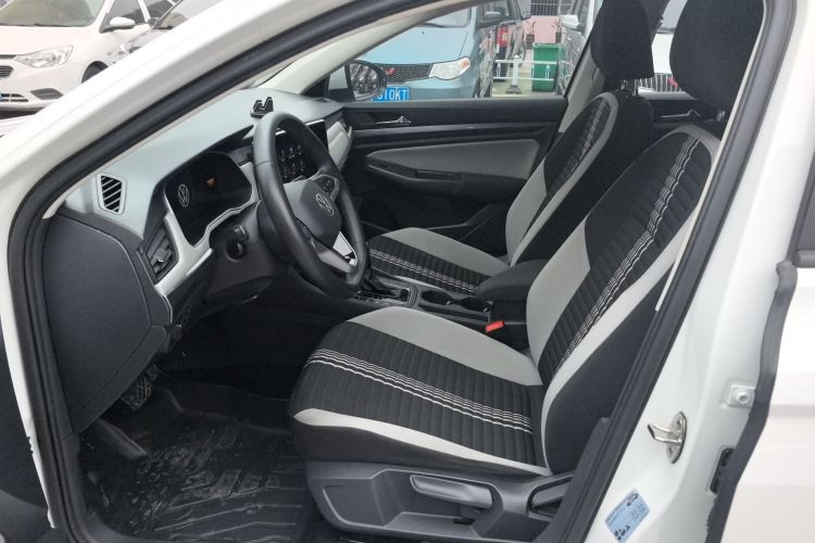 Volkswagen Bora 2023 car image #15