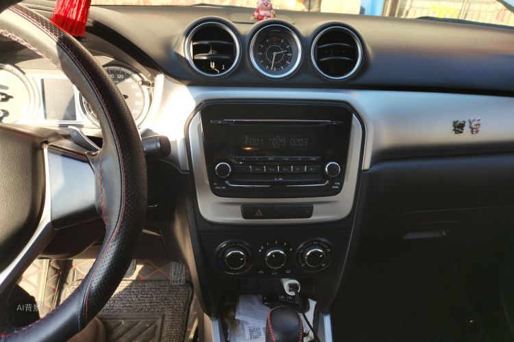 Suzuki Vitara 2017 car image #15