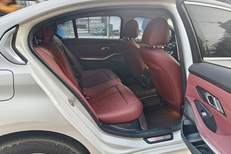 BMW i3 2024 car image #15