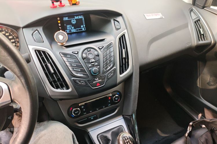 Ford Focus 2013 #15 Ford Focus 2013 car image #15