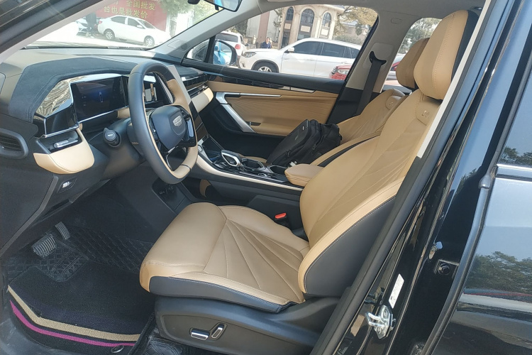 GEELY Boyue L 2023 car image #15