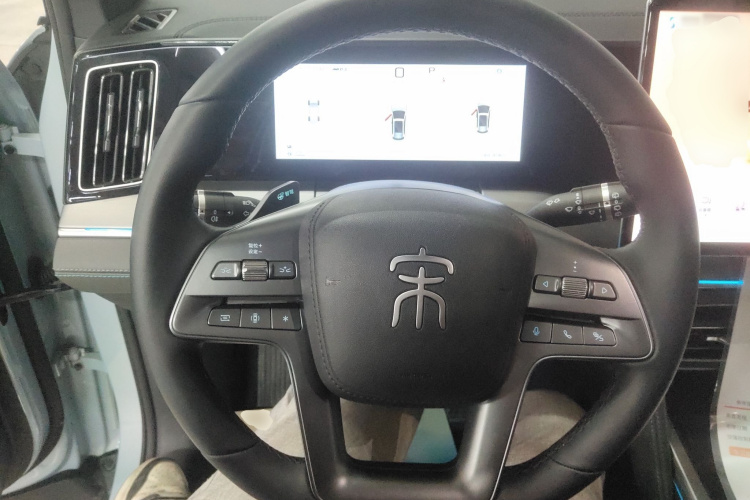 BYD SongL DM-i 2025 #15 BYD SongL DM-i 2025 car image #15