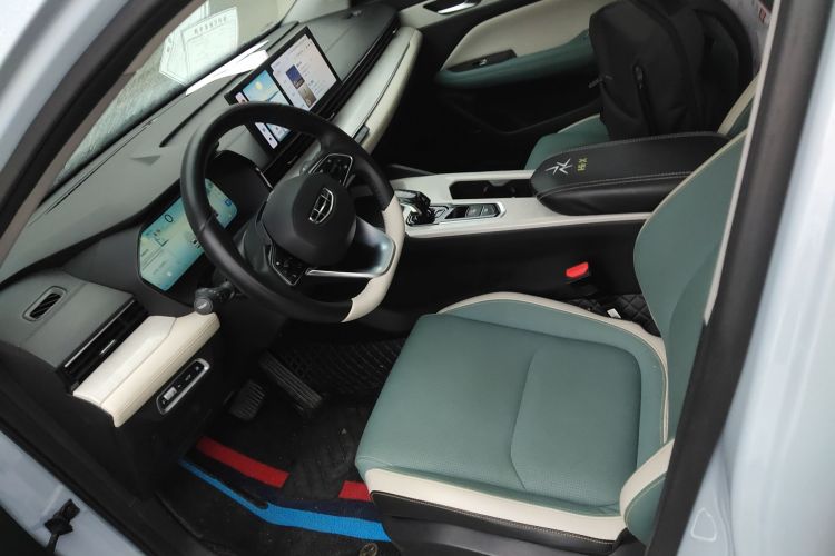 GEELY Emgrand L HiP 2023 immagine di auto #15