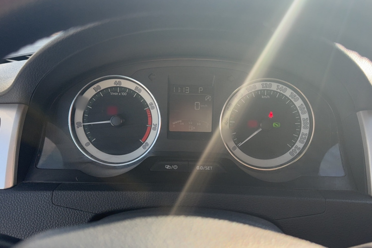 Skoda Rapid 2018 car image #15