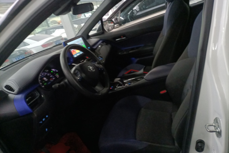 Toyota C-HR EV 2021 изображение автомобиля #15