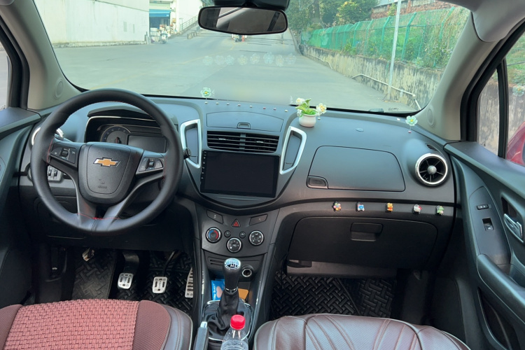 Chevrolet Tracker 2015 car image #15