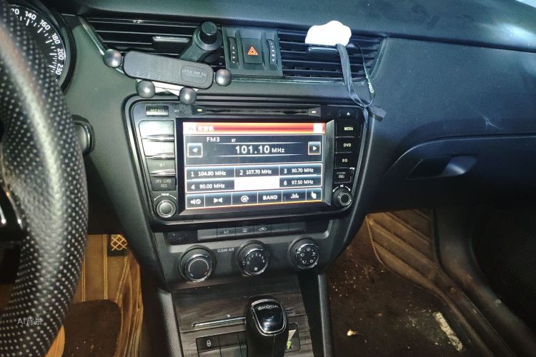 Skoda Octavia 2017 #15 Skoda Octavia 2017 car image #15