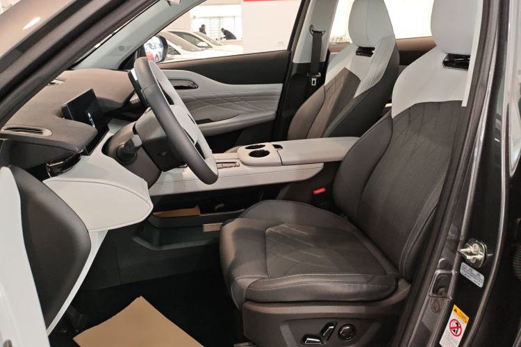 Changan UNI-Z PHEV 2024 #15 Changan UNI-Z PHEV 2024 car image #15