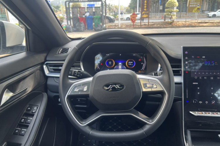 JAC A5 PLUS 2023 immagine di auto #15