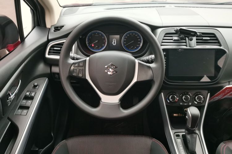 Suzuki S-Cross 2017 صورة سيارة #15