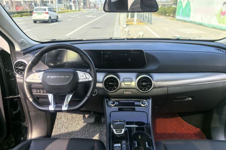 Forthing T5 EVO 2022 #15 Forthing T5 EVO 2022 car image #15