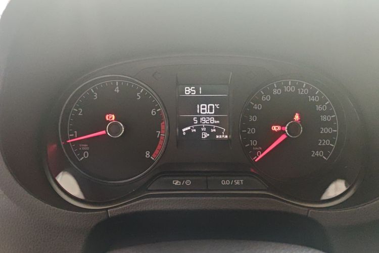 Polo 2016 car image #15