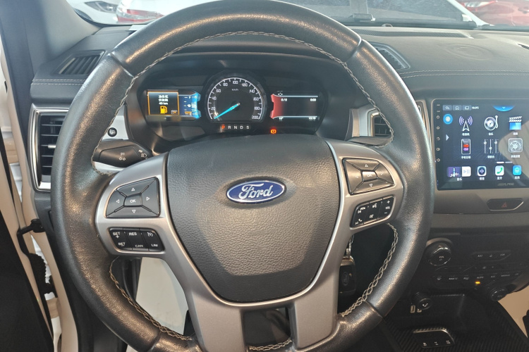 Ford Everest 2018 immagine di auto #15