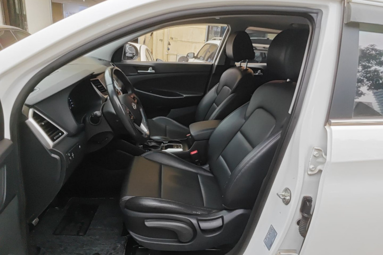 Hyundai Tucson 2016 car image #15